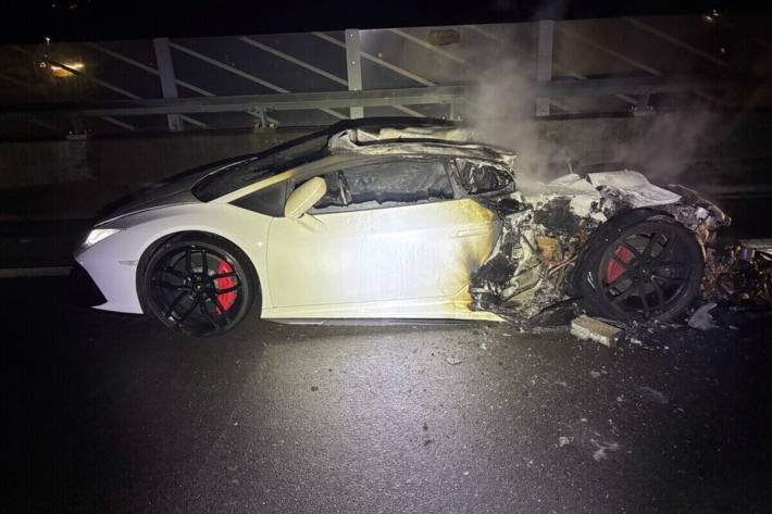 Am Lamborghini entstand Totalschaden