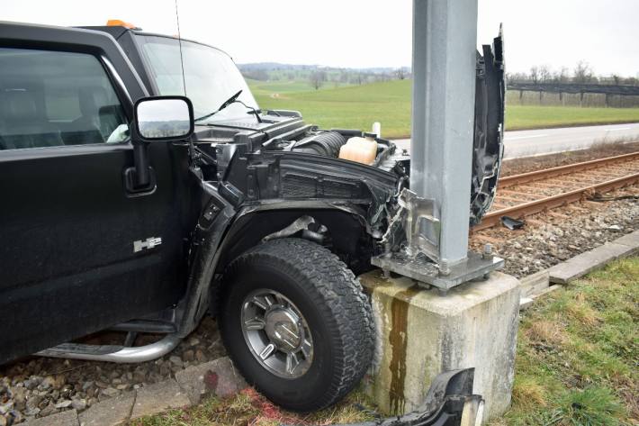 In Hohenrain ist ein Hummer verunfallt.