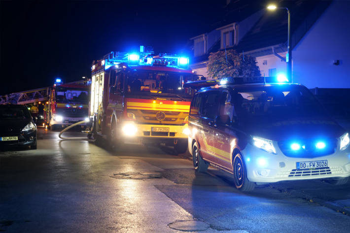 Die Feuerwehr Dortmund war mit 38 Einsatzkräften vor Ort.