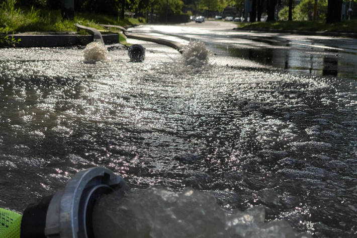 Wasserrohrbruch sorgt für vollgelaufene Keller im Essener Ostviertel