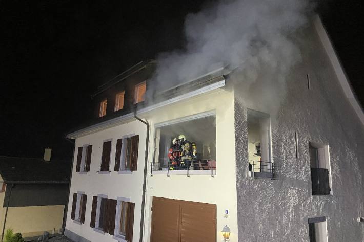 In Muttenz BL brannte es letzte nacht in einem Haus.