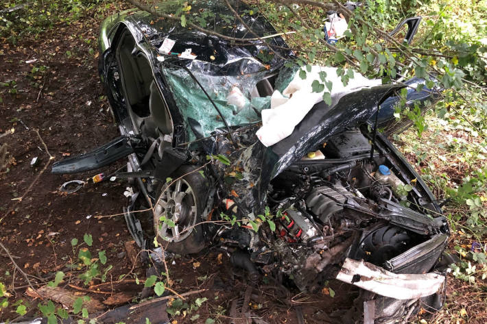 Schwerer Verkehrsunfall mit 2 verletzten Personen