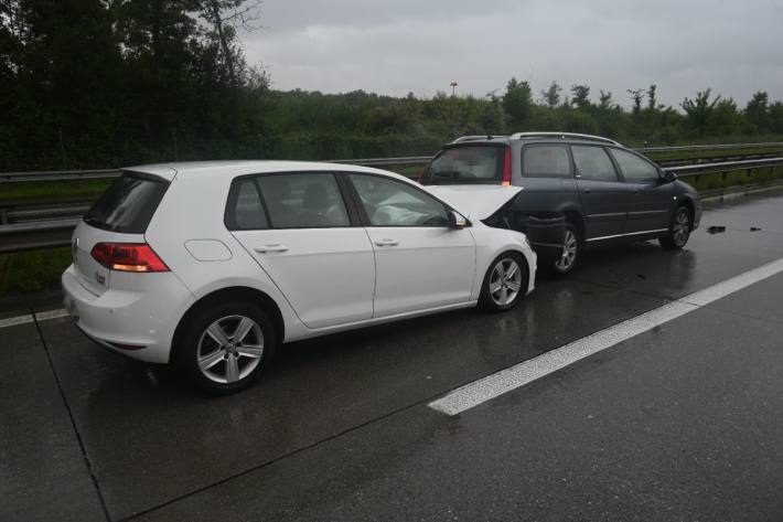 Elf Fahrzeuge wurden in Unfällen involviert.