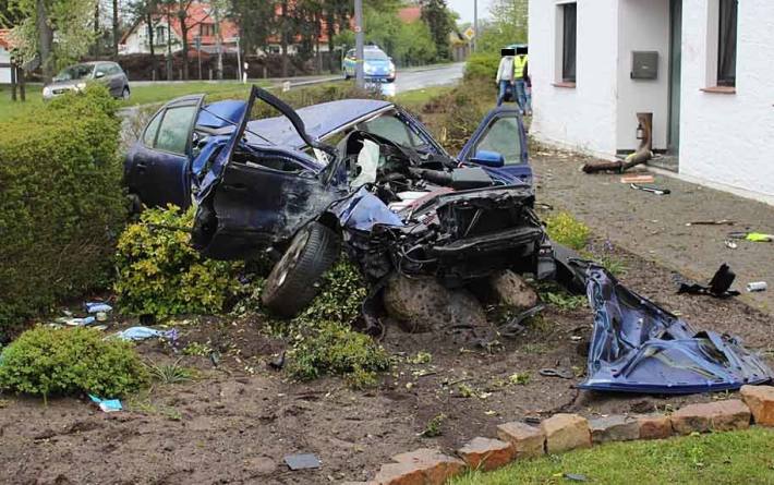 24-Jähriger verliert bei Überholmanöver Kontrolle über Auto in Stemwede