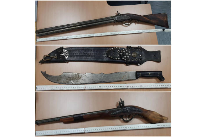 Bundespolizisten stellen Waffen und Machete sicher in Hagen