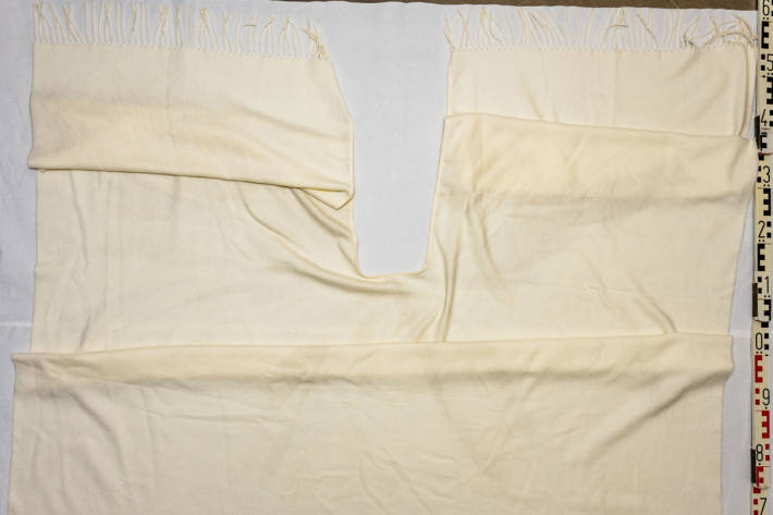 Ein weiteres Tuch, das beim Baby gefunden wurde.