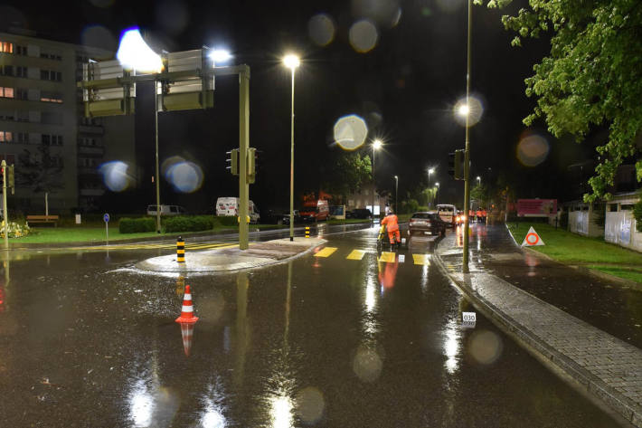  Verkehrsunfall fordert in Dübendorf  schwer verletzte Fussgängerin