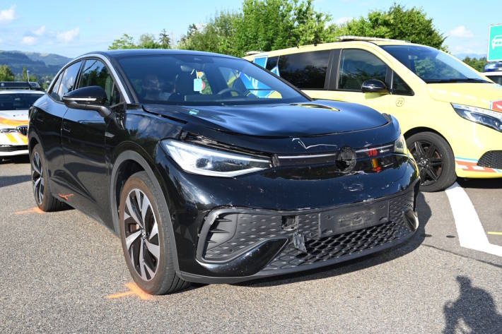 Beide Fahrzeuge wurden beschädigt