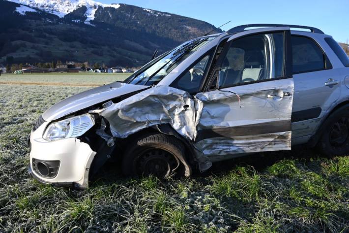 Die Insassen in diesem Auto blieben unverletzt.