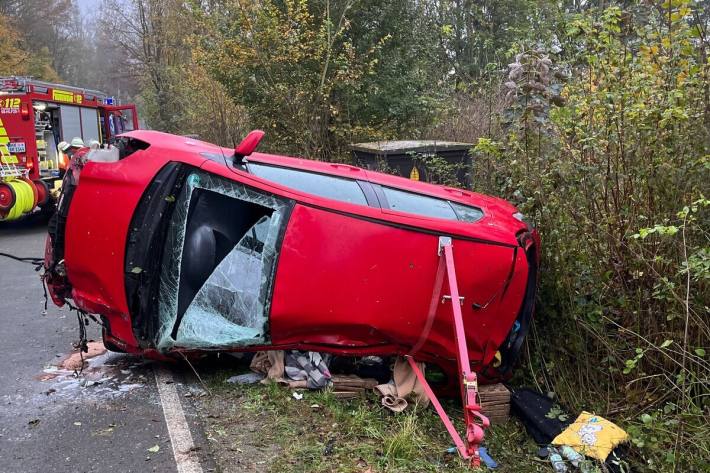 Der entstandene Sachschaden am Toyota beläuft sich auf etwa 5.000 Euro