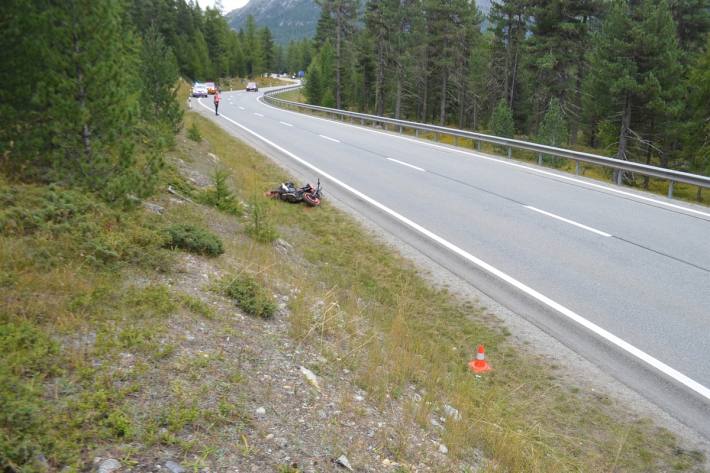 Das beschädigte Motorrad musste abtransportiert werden