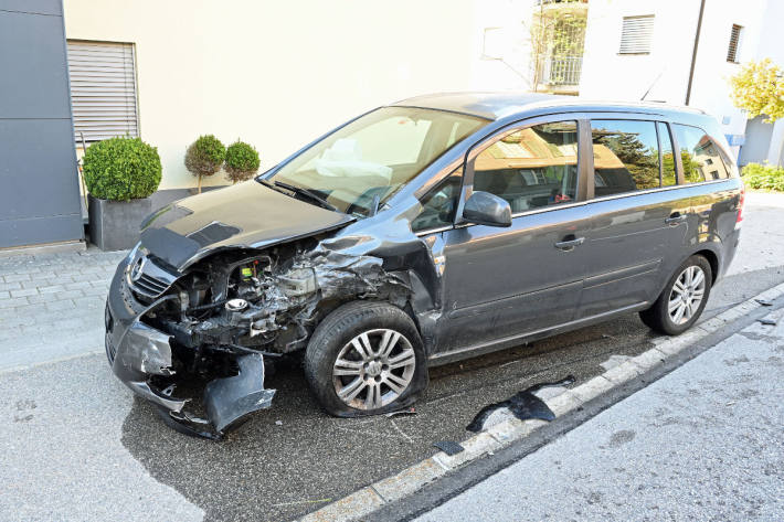 Zwei weitere Personen wurden beim Unfall verletzt.