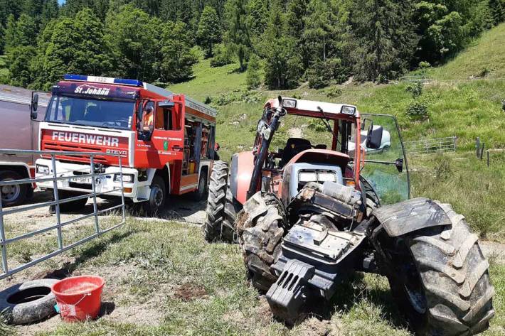 Traktorabsturz samt Güllefass im Gemeindegebiet von Kirchdorf 