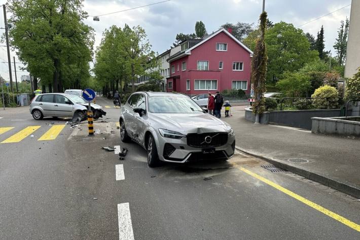 Die Verkehrspolizei sperrte die Kreuzung