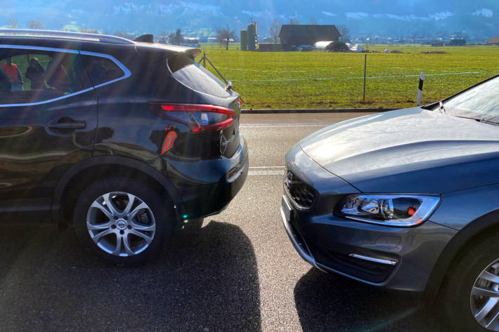 Auffahrkollision mit drei Fahrzeugen auf der A3