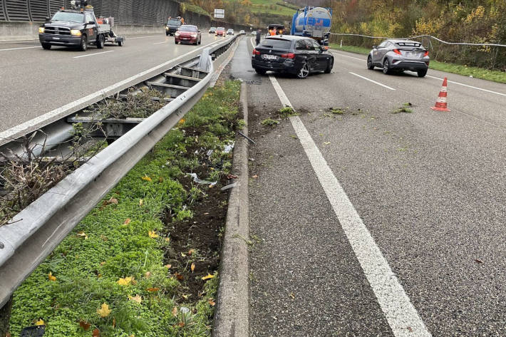 Unbekannter Lastwagen verursacht Verkehrsunfall auf der A2 und fährt weiter