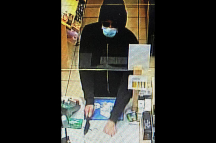 Der Täter war mit einem Messer bewaffnet