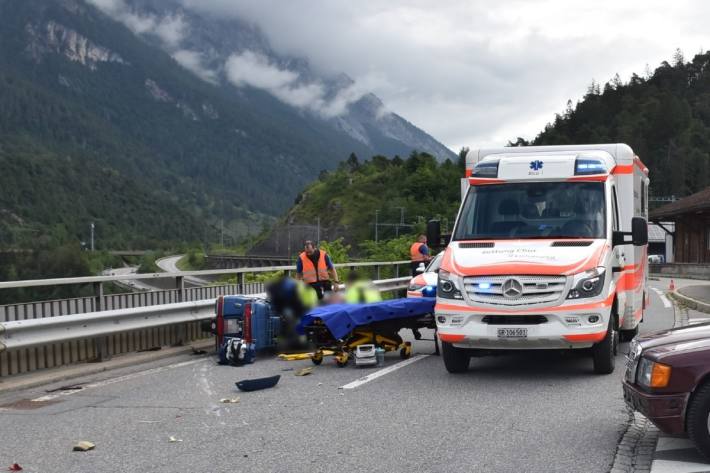 In Domat/Ems kam es zu einem Verkehrsunfall mit einem verletzten Motorradfahrer.