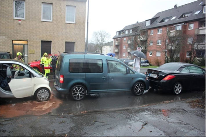 Zwei Personen wurden bei dem Unfall verletzt