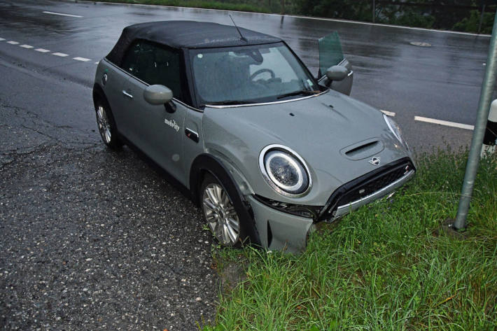 Der junge Lenker war alkoholisiert und musste seinen Führerausweis abgeben.