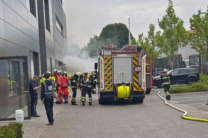 Die automatische Sprinkleranlage verhinderte eine größere Ausbreitung des Brandes.