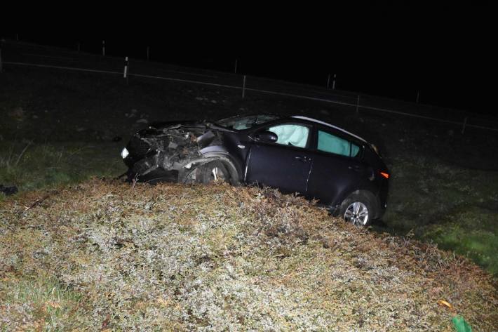 Auf der Julierstrecke ist ein Auto letzte Nacht beio Bivio GR von der Strecke abgekommen.