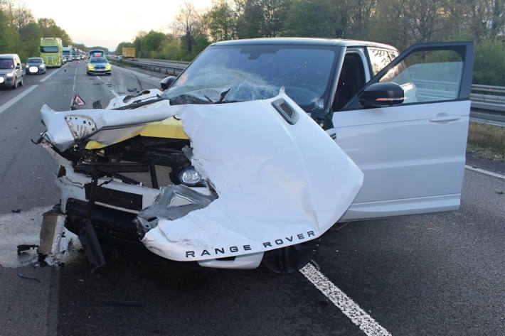 Mit über 200 Stundenkilometern Verkehrsunfall verursacht auf der A1 bei Greven