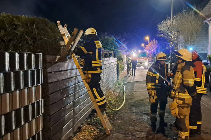 Die Feuerwehr Kusel erkundet die Lage.