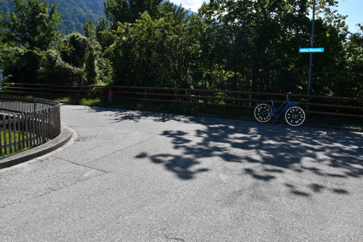 E-Bike Lenkerin bei einem Verkehrsunfall am Kopf verletzt 