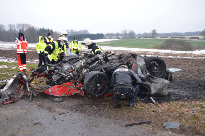 26-jähriger BMW-Fahrer bei Unfall tödlich verletzt in Stade