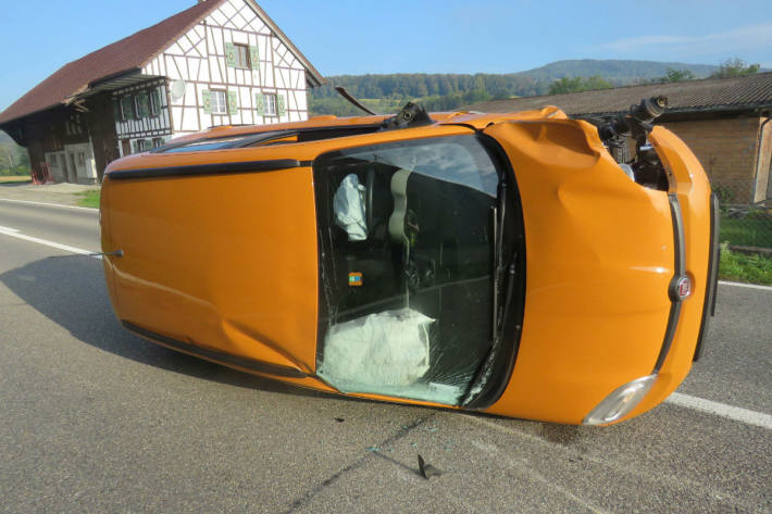 Der Fiat 500 wurde zerstört.