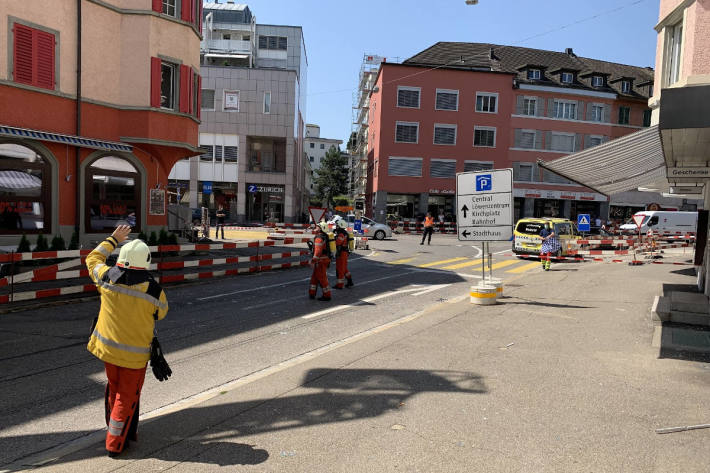 Mann durch Explosion in Wohnung schwer verletzt