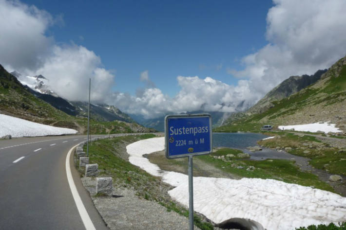 Der Sustenpass ist ganz befahrbar (Symbolbild)