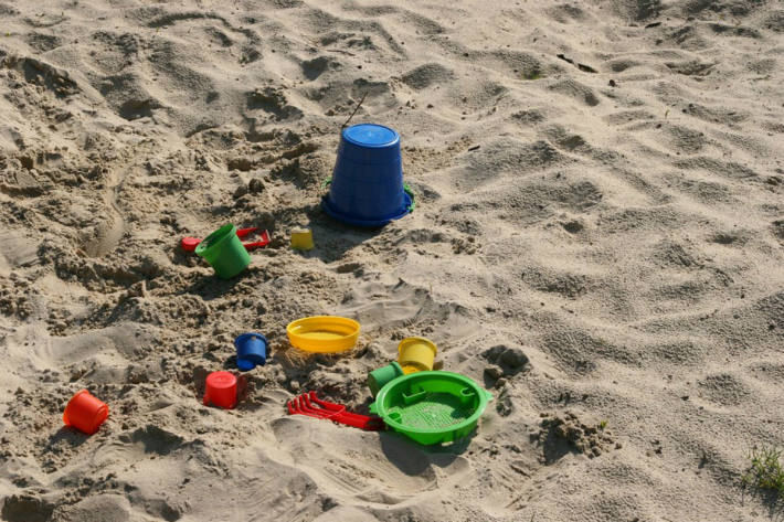 Auf einem Spielplatz in Nürnberg gerieten zwei Gruppen von Kindern und Jugendlichen in Streit (Symbolbild)