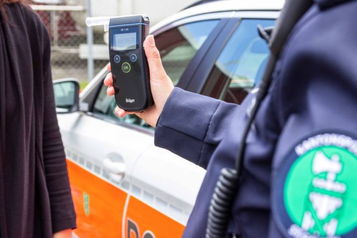 Der Unfallfahrer in Ebnat-Kappel war alkoholisiert. (Symbolbild)