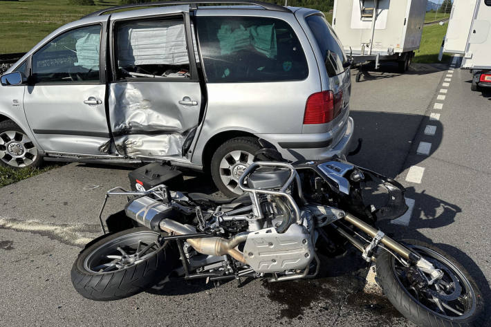 Der Motorradfahrer wurde verletzt