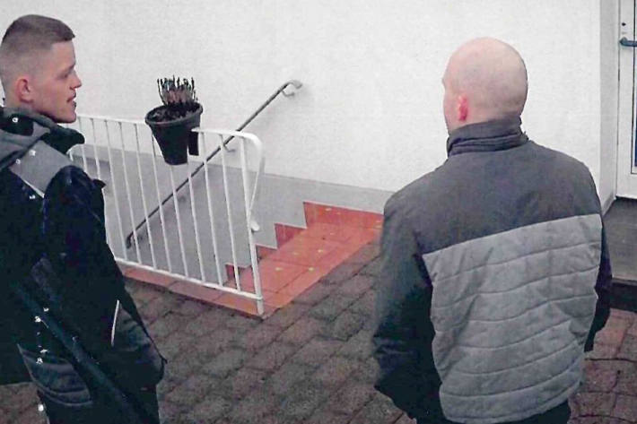 Die Täter stahlen Bargeld aus der Wohnung.