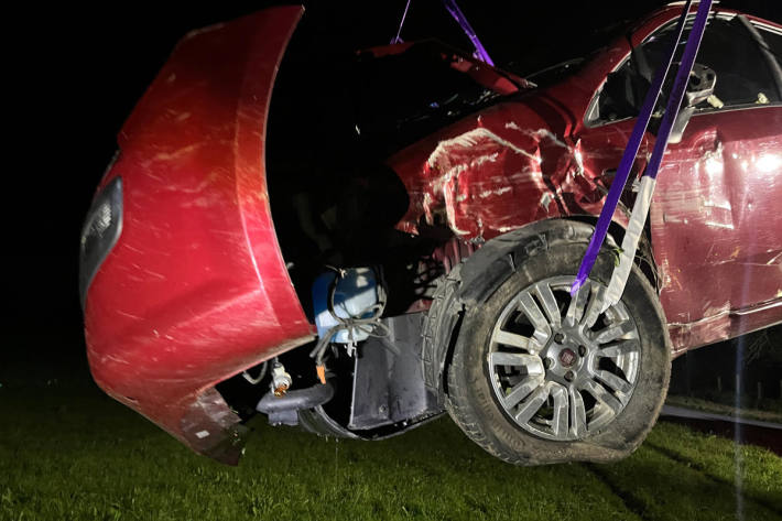 Beim Unfall wurden zwei Personen leicht verletzt.