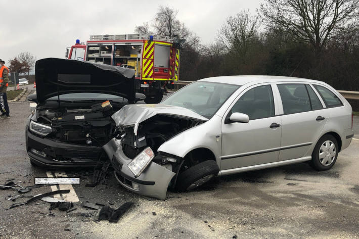 Verkehrsunfall mit drei Verletzten bei Monsheim