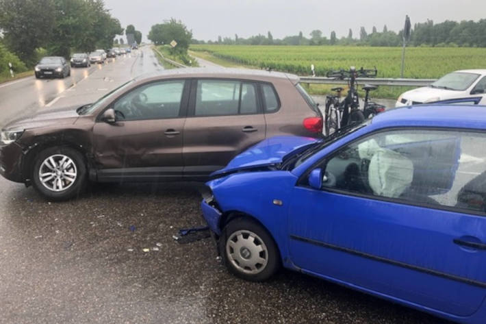 Vorfahrtsunfall mit Einsatz eines Rettungshubschraubers in Edenkoben