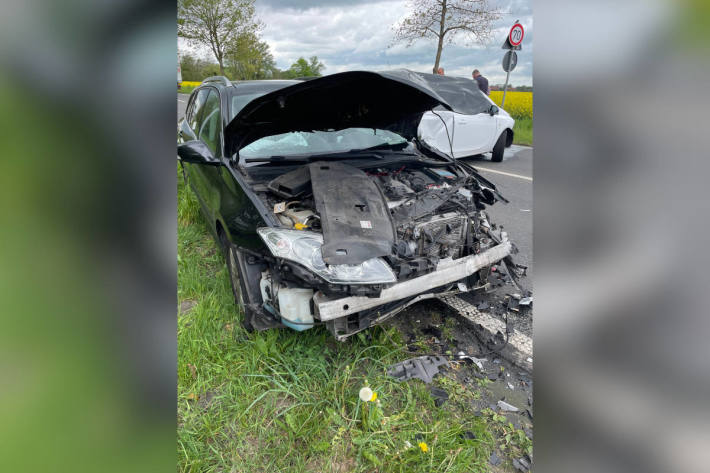 Verkehrsunfall mit vier beteiligten Fahrzeugen