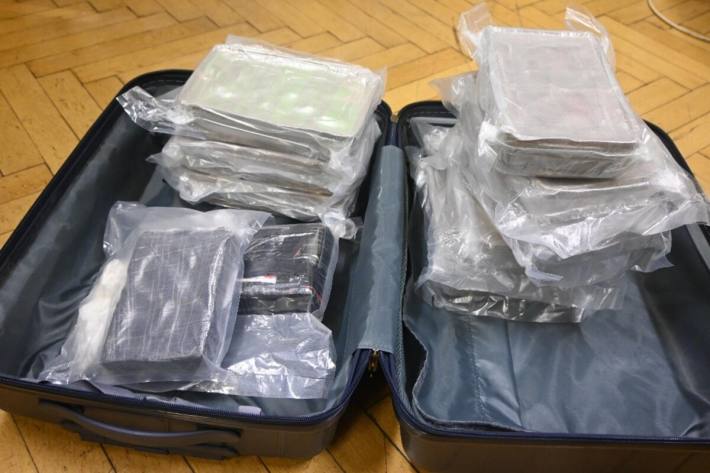Crystal Meth und Kokain im Millionenwert beschlagnahmt
