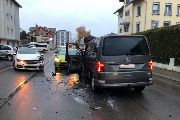 Unfall mit vier beteiligten Autos in Wittenbach