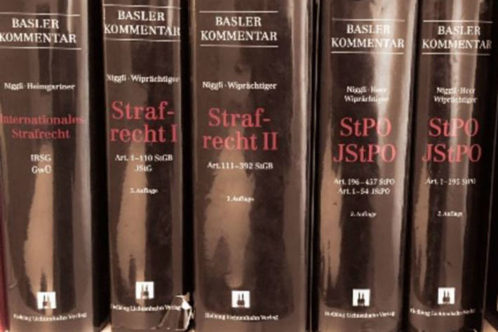 Arbeitsunfall in Klagenfurt beim Bücher-Sortieren (Symbolbild)