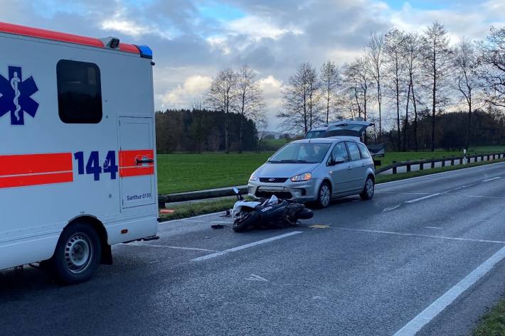 Beim Unfall in Affeltrangen verletzte sich die Rollerfahrerin.