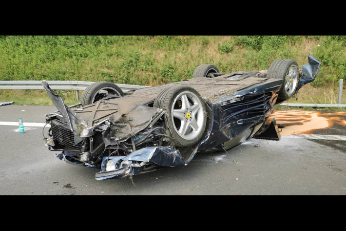 Mit Ferrari überschlagen auf der A39