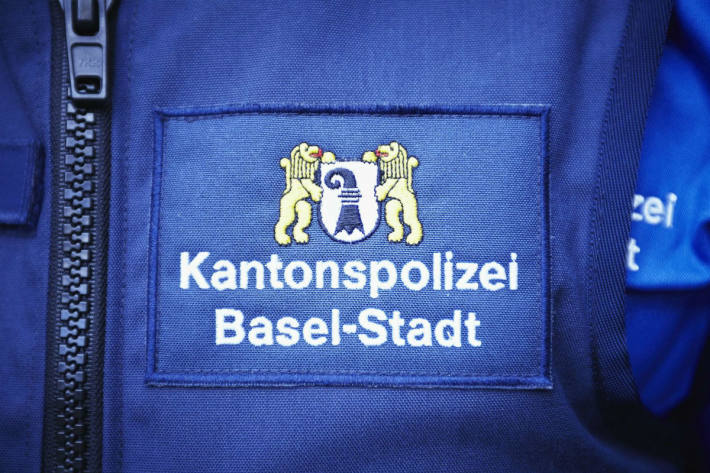 In Basel kam es am Montag zu einem Unfall auf einer Kreuzung. Es werden Zeugen gesucht.