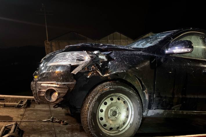 Der Führerschein wurde der Autofahrerin an Ort und Stelle abgenommen.