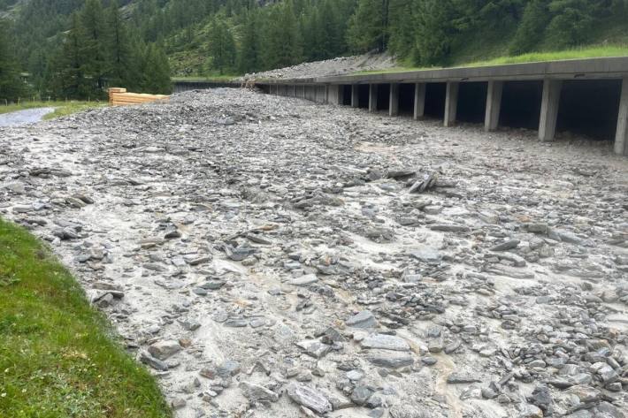 Murgang auf der Simplon-Route auf Höhe der Galerie Engi