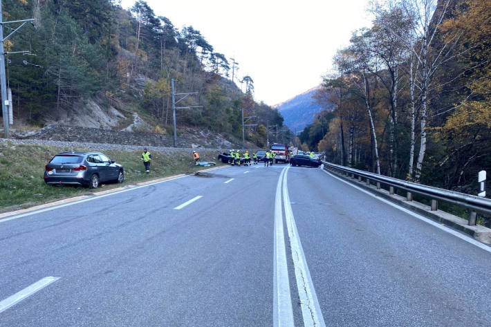 Acht Personen verletzt bei schwerem Unfall in Bovernier